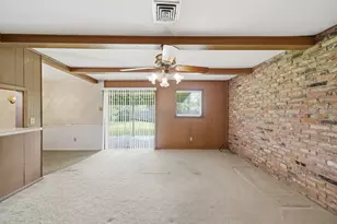 410 Vance St, League City, TX 77573 - Photo 3