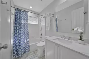 35 S Apple Springs Cir, The Woodlands, TX 77382 - Photo 15