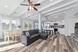 196 Barracuda St, Hitchcock, TX 77563 - Photo 9