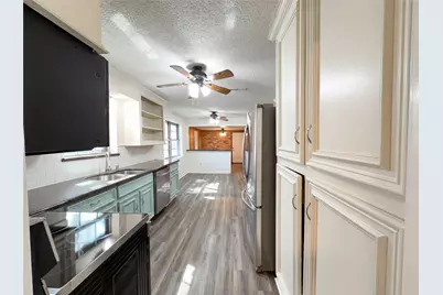 3402 Randall Street, Pearland, TX 77581 - Photo 9