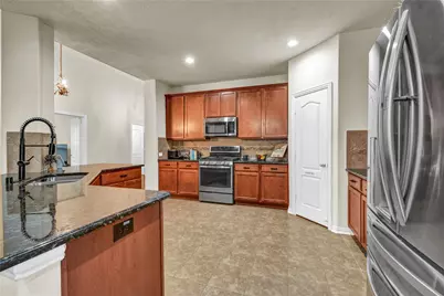 108 Woodridge Crossing, Clute, TX 77531 - Photo 7