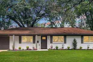 701 Cannan Dr, Angleton, TX 77515 - Photo 1