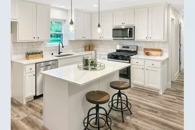 701 Cannan Drive, Angleton, TX 77515 - Photo 3