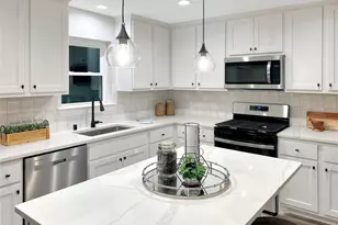 701 Cannan Dr, Angleton, TX 77515 - Photo 7