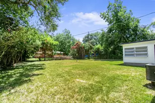 1405 W Crockett St, La Marque, TX 77568 - Photo 37
