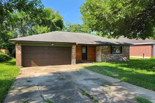 2006 Redwood St, Kemah, TX 77565 - Photo 1