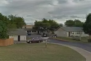 201 Meadow Ln, Pflugerville, TX 78660 - Photo 3