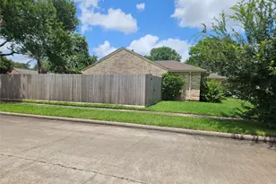 2822 Chimneystone Cir, Sugar Land, TX 77479 - Photo 5