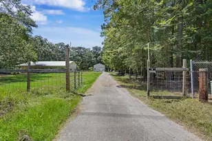 692 County Rd 3371, Cleveland, TX 77327 - Photo 13