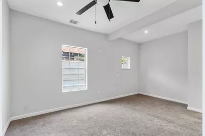 405 Medina Street #B, Houston, TX 77012 - Photo 9