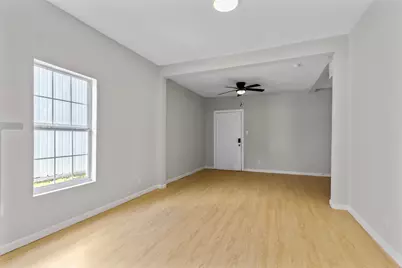 405 Medina Street #B, Houston, TX 77012 - Photo 3