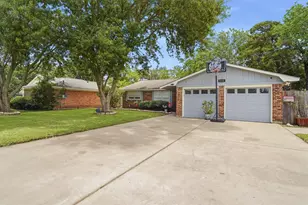 814 Kimmons Dr, Alvin, TX 77511 - Photo 3