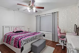 814 Kimmons Dr, Alvin, TX 77511 - Photo 17