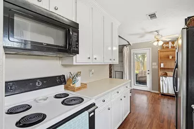 814 Kimmons Drive, Alvin, TX 77511 - Photo 13