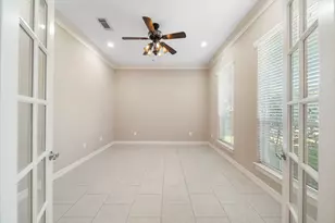 14911 Hyde Park Pl, Houston, TX 77069 - Photo 3