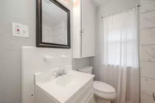 5619 Willow Glen Dr, Houston, TX 77033 - Photo 15