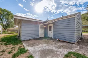 5619 Willow Glen Dr, Houston, TX 77033 - Photo 19