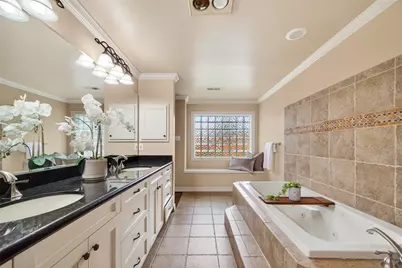 341 W Gaywood Drive, Houston, TX 77079 - Photo 23