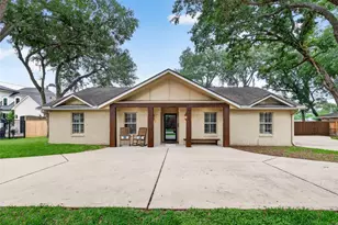 341 W Gaywood Dr, Houston, TX 77079 - Photo 3