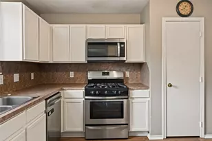 3907 Starbridge Pointe Ln, Katy, TX 77449 - Photo 3