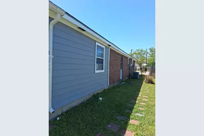 2713 Avenue C, Dickinson, TX 77539 - Photo 3