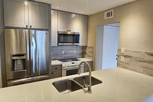 2822 S Bartell Dr Dr, Houston, TX 77054 - Photo 7