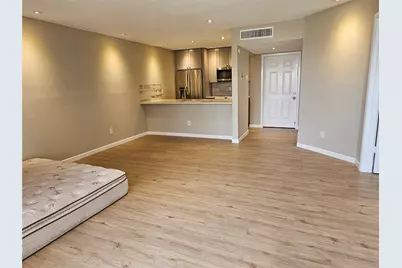 2822 S Bartell Dr Drive #5, Houston, TX 77054 - Photo 1