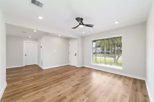 7706 Deadwood Dr, Houston, TX 77040 - Photo 5