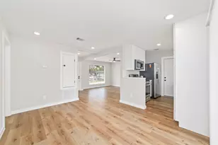7706 Deadwood Dr, Houston, TX 77040 - Photo 7