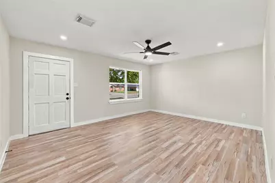 6710 Glen Rock Drive, Houston, TX 77087 - Photo 7