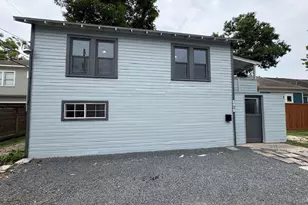 2415 Columbia St, Houston, TX 77008 - Photo 3