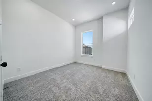 8107 Calhoun Rd, Houston, TX 77033 - Photo 19