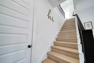 8107 Calhoun Rd, Houston, TX 77033 - Photo 11