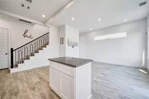 8107 Calhoun Rd, Houston, TX 77033 - Photo 9