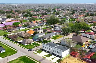 8107 Calhoun Rd, Houston, TX 77033 - Photo 31