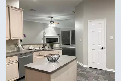 43 N Merryweather Circle, The Woodlands, TX 77384 - Photo 13