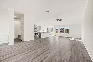 640 Greystone Ln, Angleton, TX 77515 - Photo 9