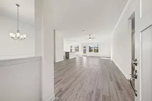 640 Greystone Ln, Angleton, TX 77515 - Photo 5