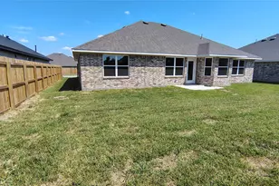 640 Greystone Ln, Angleton, TX 77515 - Photo 15