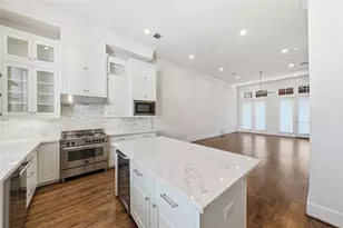 2730 Harvard St, Houston, TX 77008 - Photo 17