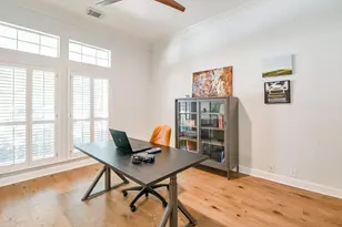 2442 Chimney Rock Rd, Houston, TX 77056 - Photo 9