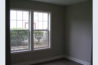 4725 Maggie Street, Houston, TX 77033 - Photo 5