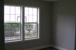 4725 Maggie St, Houston, TX 77033 - Photo 5