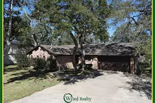 708 Catamaran Cir, Blessing, TX 77419 - Photo 1