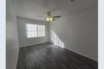 7518 Hummingbird Lane, Texas City, TX 77591 - Photo 5