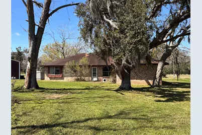 437 Bluebonnet Drive, Jones Creek, TX 77541 - Photo 3