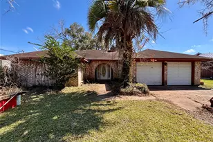 437 Bluebonnet Dr, Jones Creek, TX 77541 - Photo 1