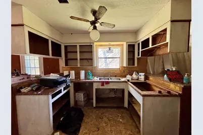 437 Bluebonnet Drive, Jones Creek, TX 77541 - Photo 15