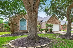 2223 Ridgefield Park Ln, Richmond, TX 77469 - Photo 3