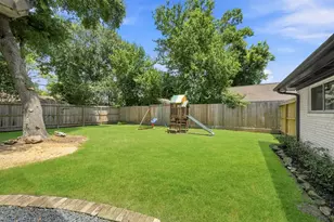 9634 Meadowglen Ln, Houston, TX 77063 - Photo 37